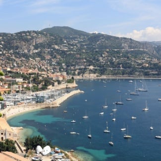 What is the best way to get around the French Riviera?