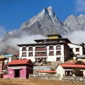 When is the best time of year to hike to Everest Base Camp?