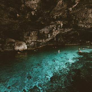 How do I get around Riviera Maya?