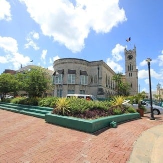 What language do they speak in St. Maarten?