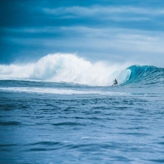 When is the best time to travel to Tahiti?