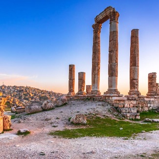 Do I need to speak Arabic to travel to Jordan?