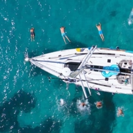 What is the best way to travel to Ibiza?